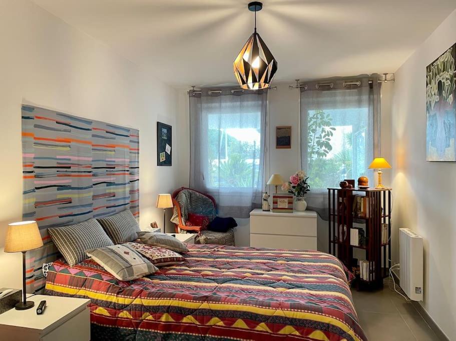 21 - Tres Agreable Rdc Avec Terrasse Et Parking Apartamento Bandol Exterior foto