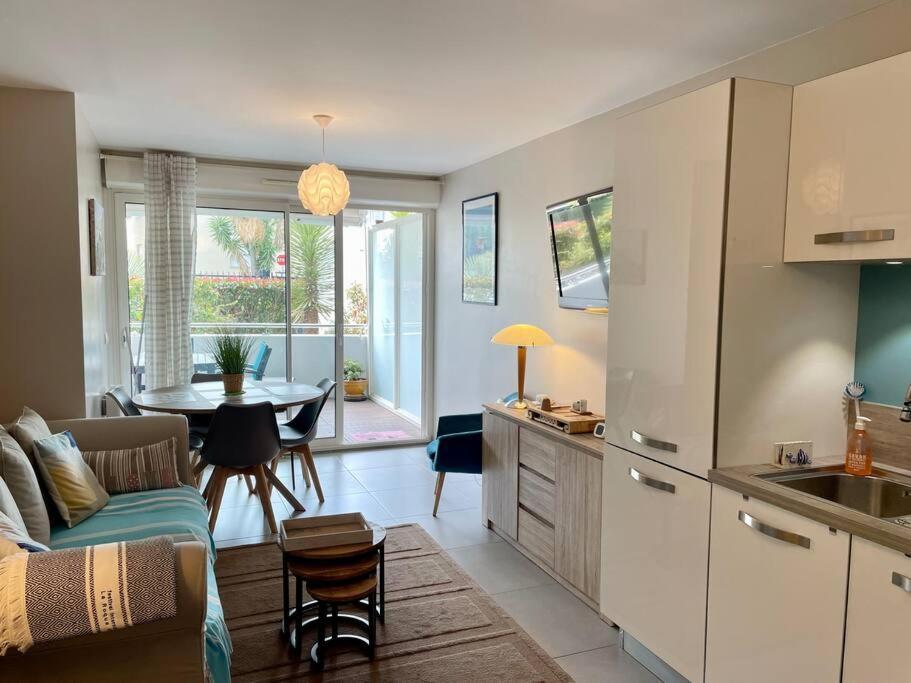 21 - Tres Agreable Rdc Avec Terrasse Et Parking Apartamento Bandol Exterior foto