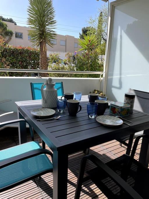 21 - Tres Agreable Rdc Avec Terrasse Et Parking Apartamento Bandol Exterior foto