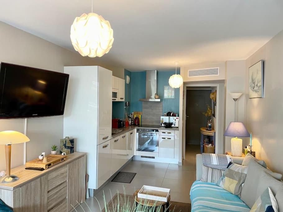 21 - Tres Agreable Rdc Avec Terrasse Et Parking Apartamento Bandol Exterior foto