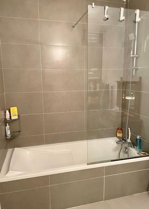 21 - Tres Agreable Rdc Avec Terrasse Et Parking Apartamento Bandol Exterior foto